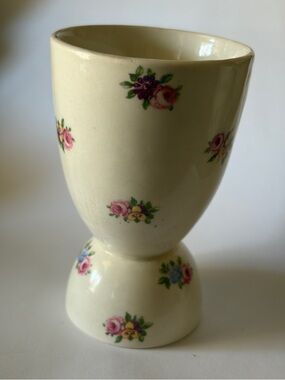 Royal Staffordshire Clarice Cliff Rose Double Egg Cup Flowers